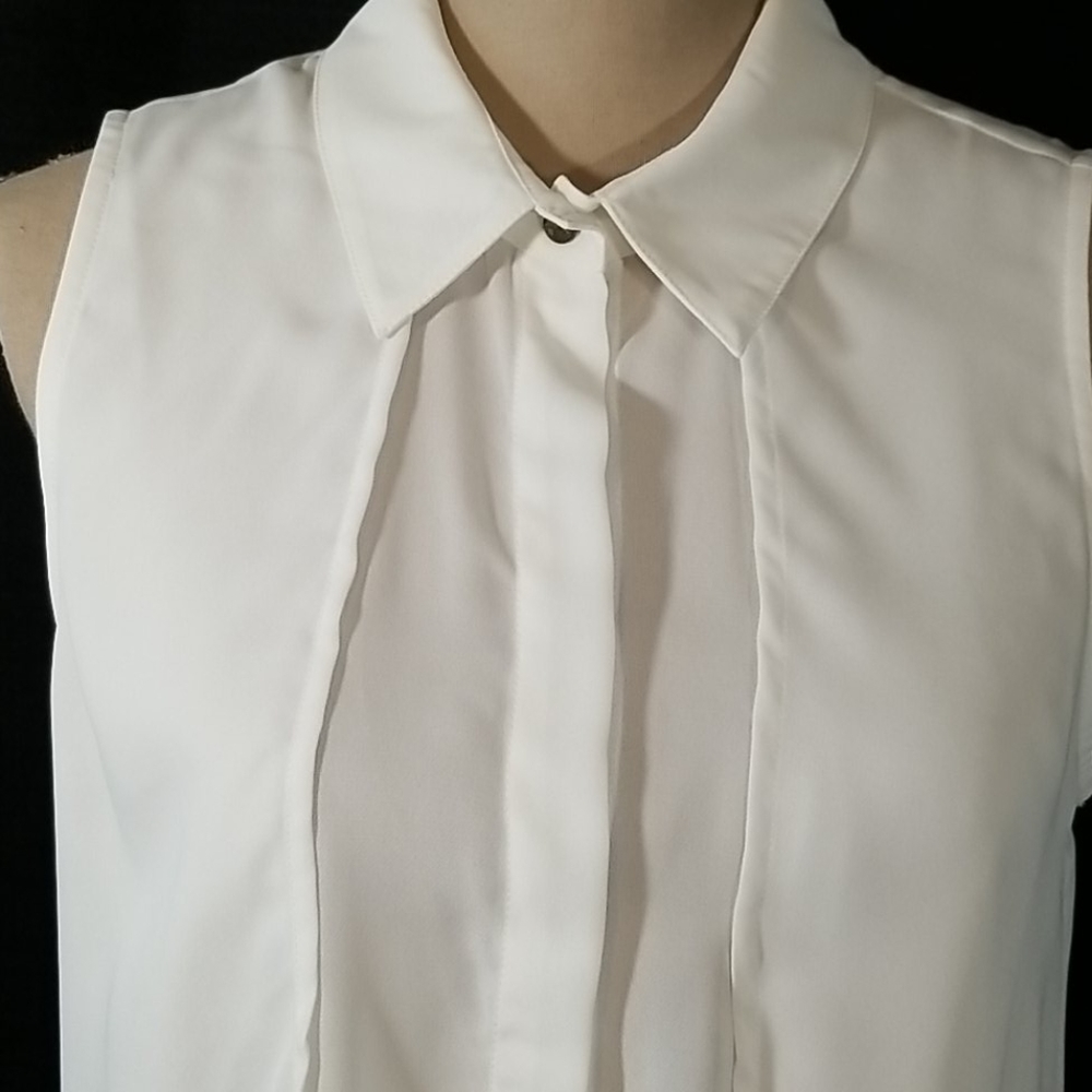 Philosophy Layered sleeveless button down top. M. - Picture 3 of 12